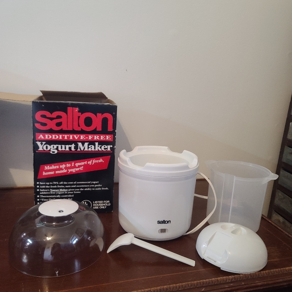 Vintage Salton additive free yogurt maker
